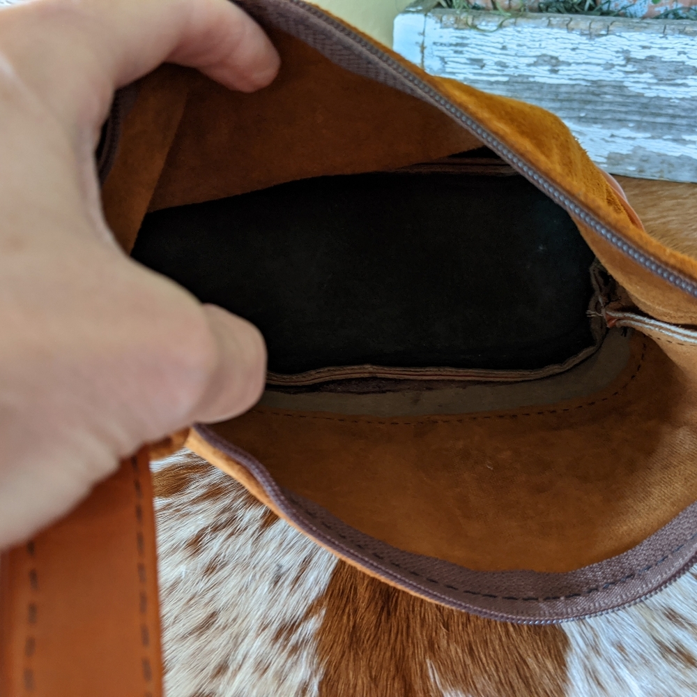 Vintage Brown Suede Shoulder Bag With Horses Patch - Picture 5 of 8